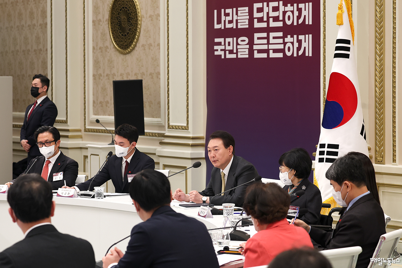 “국가의 업무 이념·정치·선거 영향 받아선 안 돼”