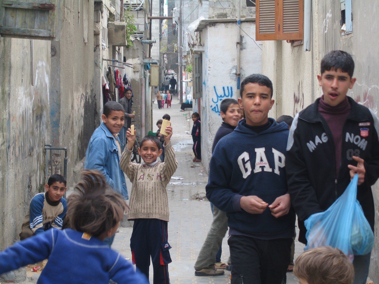 ▲ 팔레스타인 가자 지구 어린이와 청소년들. <미니>