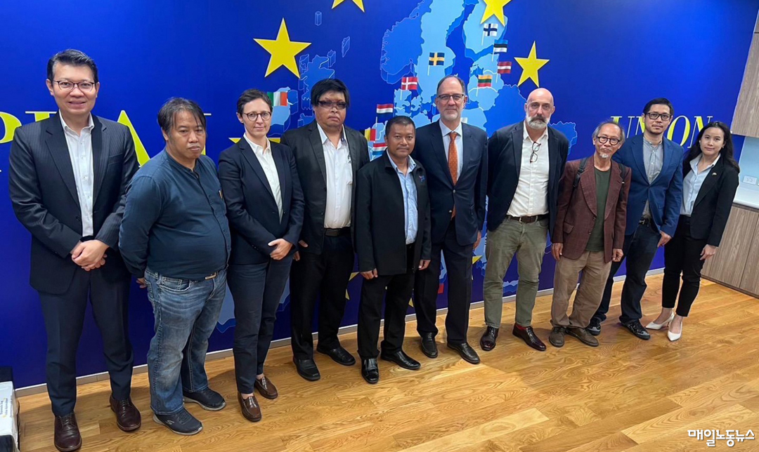 ▲ 지난달 29일 태국 방콕에서 태국제조업노동총연맹(CILT)은 유럽연합(EU) 대표단이 만나 자유무역협정(FTA)에 국제노동기준을 포함하는 문제를 논의했다.  <Industriall>