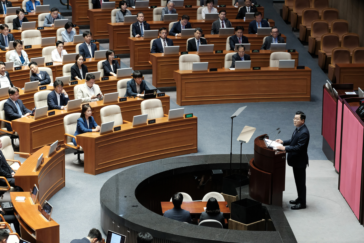 박찬대 더불어민주당 원내대표가 4일 국회에서 교섭단체대표연설을 하고 있다. <정기훈 기자>