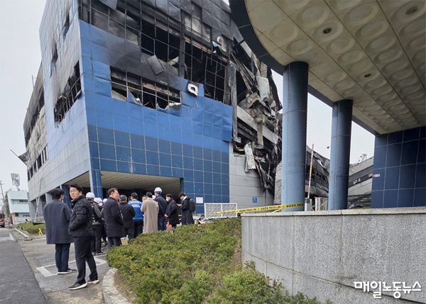 [안전공업 화재참사] 노동자 경고 외면·불법증축이 불렀나