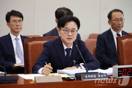 ▲ 김정관 산업통상자원부 장관 후보자가 17일 오전 서울 여의도 국회 산업통상자원위원회 전체회의장에서 열린 인사청문회에서 의원 질의에 답하고 있다.