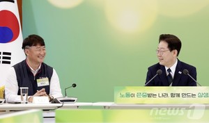 민주노총 만난 이 대통령 “사회적 대화로 유연안정성·AI 대응하자”